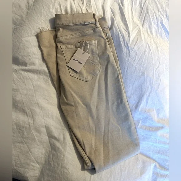 Mother Denim The Weekender Fray Jean - Picture 6 of 10